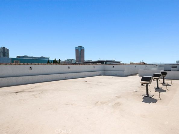 327 Chestnut Avenue 102, Long Beach CA 90802