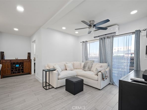 327 Chestnut Avenue 102, Long Beach CA 90802