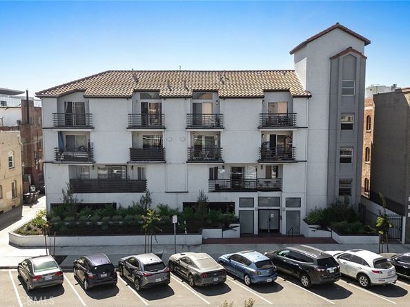 327 Chestnut Avenue 102, Long Beach CA 90802