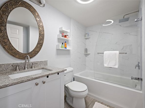 327 Chestnut Avenue 102, Long Beach CA 90802