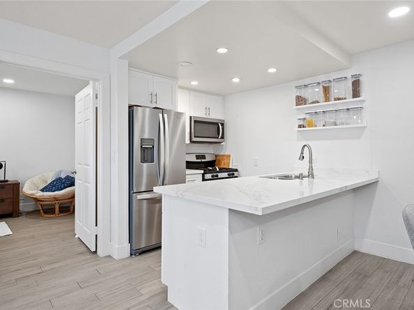 327 Chestnut Avenue 102, Long Beach CA 90802