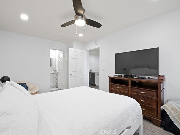 327 Chestnut Avenue 102, Long Beach CA 90802