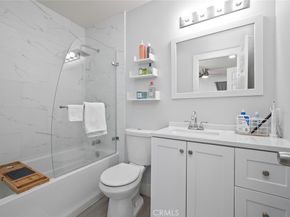 327 Chestnut Avenue 102, Long Beach CA 90802