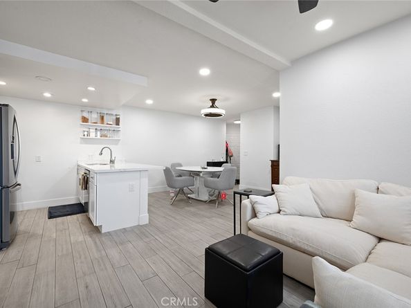 327 Chestnut Avenue 102, Long Beach CA 90802