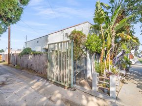 5211 Halldale, Los Angeles CA 90062