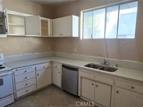 400 # 316 S La Fayette Park, Los Angeles CA 90057