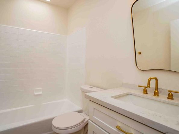 21801 Burbank Boulevard 74, Woodland Hills CA 91367