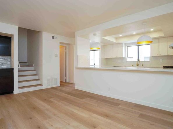 21801 Burbank Boulevard 74, Woodland Hills CA 91367