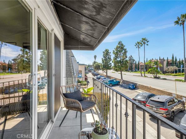 21662 Brookhurst St. D, Huntington Beach CA 92646
