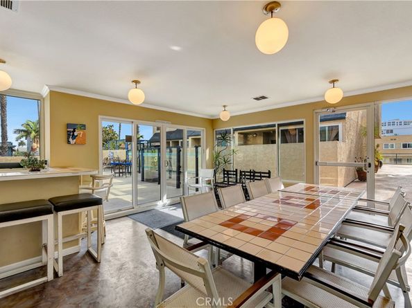 1 3rd Place 302, Long Beach CA 90802