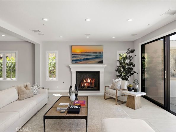 93 Interstellar, Irvine CA 92618