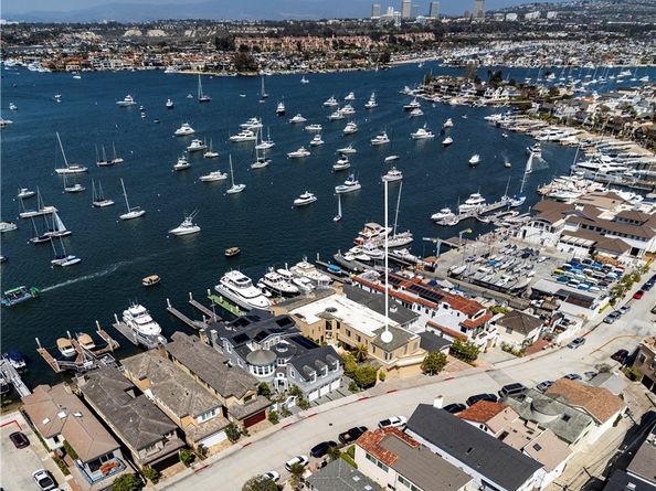 812 W Bay Ave, Newport Beach CA 92661