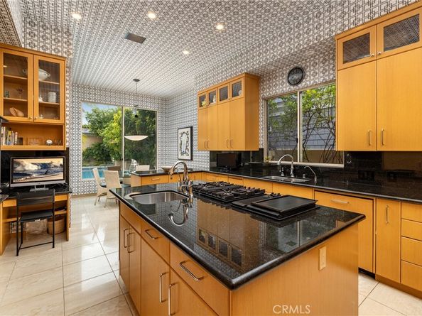 812 W Bay Ave, Newport Beach CA 92661