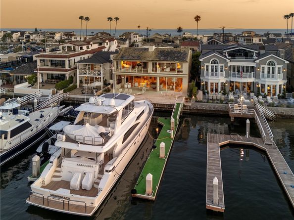 812 W Bay Ave, Newport Beach CA 92661