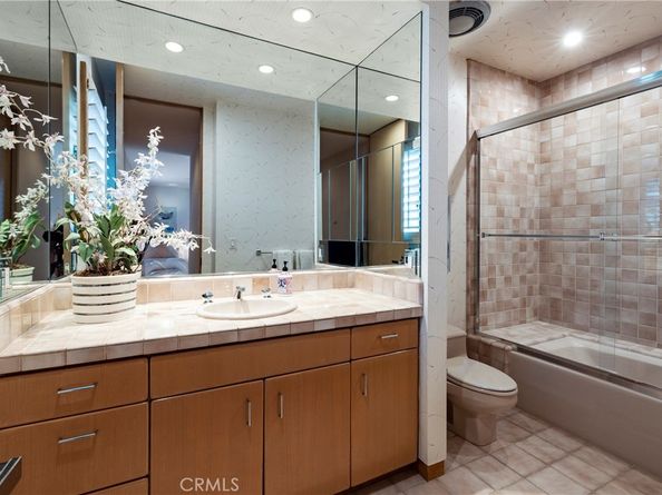 812 W Bay Ave, Newport Beach CA 92661