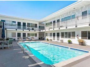 1255 N Harper Avenue 16, West Hollywood CA 90046