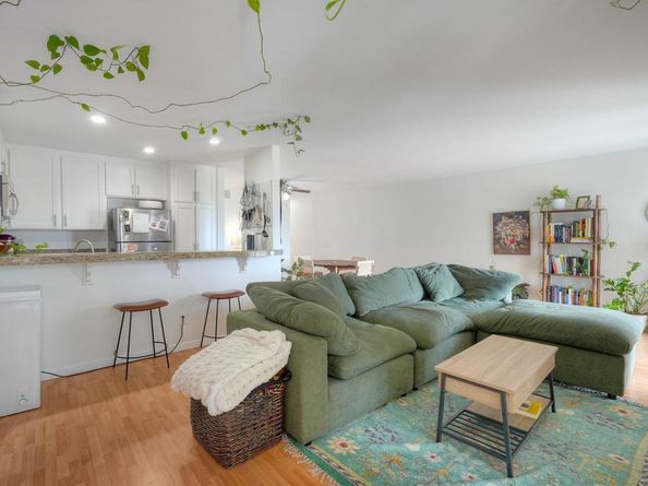 2251 Altisma Way, Carlsbad CA 92009