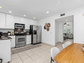 245 N North Singingwood Street 14, Orange CA 92869