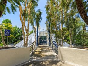 245 N North Singingwood Street 14, Orange CA 92869