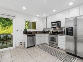 245 N North Singingwood Street 14, Orange CA 92869