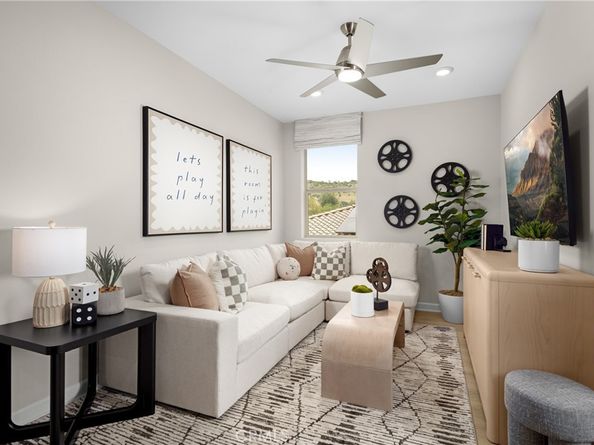 2086 Woolem Place, Escondido CA 92026