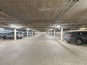 21400 Burbank Boulevard 313, Woodland Hills CA 91367