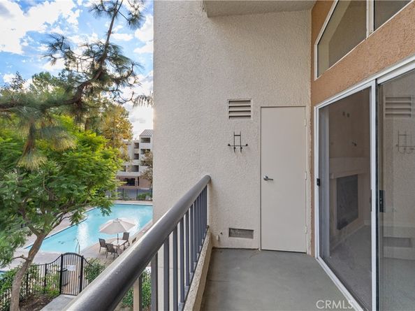 21400 Burbank Boulevard 313, Woodland Hills CA 91367