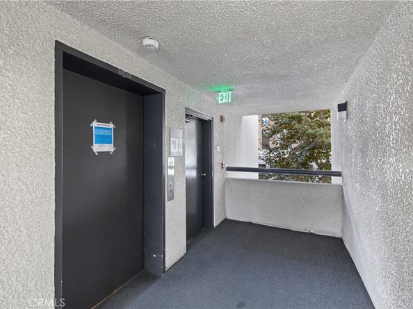 21400 Burbank Boulevard 313, Woodland Hills CA 91367