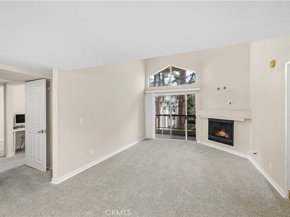 21400 Burbank Boulevard 313, Woodland Hills CA 91367