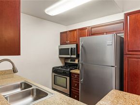 21400 Burbank Boulevard 313, Woodland Hills CA 91367