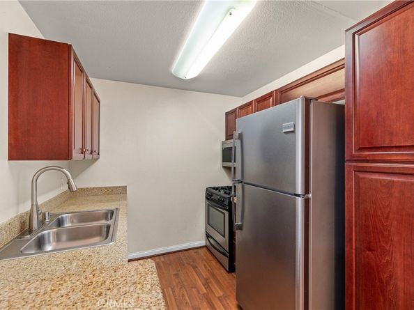 21400 Burbank Boulevard 313, Woodland Hills CA 91367