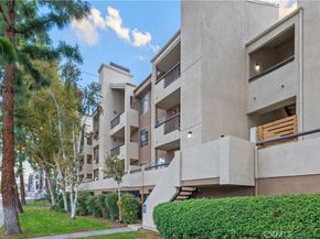 21400 Burbank Boulevard 313, Woodland Hills CA 91367