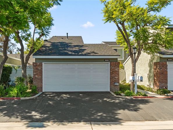25061 Silverleaf Ln, Laguna Hills CA 92653