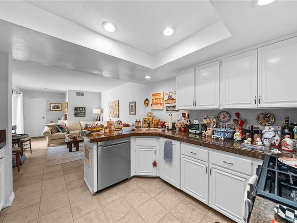 25061 Silverleaf Ln, Laguna Hills CA 92653