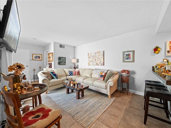 25061 Silverleaf Ln, Laguna Hills CA 92653