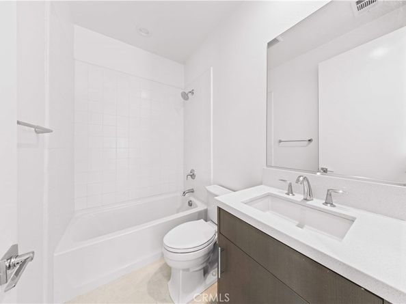 121 Reyes Alley, Lake Forest CA 92630
