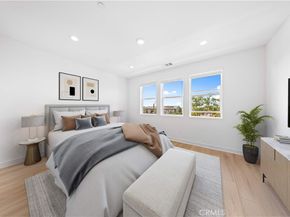 121 Reyes Alley, Lake Forest CA 92630