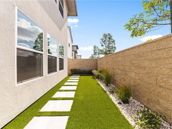 121 Reyes Alley, Lake Forest CA 92630