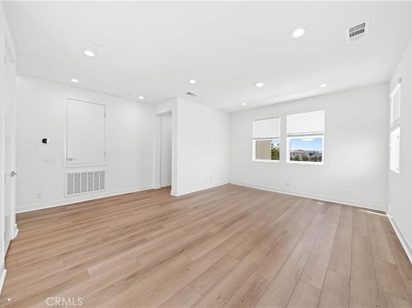 121 Reyes Alley, Lake Forest CA 92630