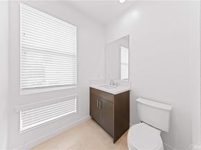 121 Reyes Alley, Lake Forest CA 92630