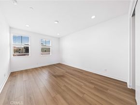 121 Reyes Alley, Lake Forest CA 92630