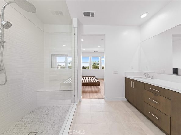 121 Reyes Alley, Lake Forest CA 92630
