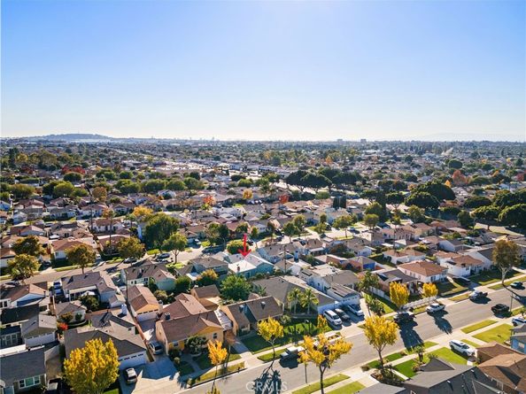 2739 Denmead, Lakewood CA 90712