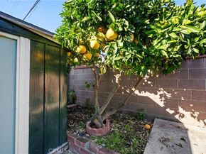 2739 Denmead, Lakewood CA 90712