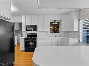 2739 Denmead, Lakewood CA 90712