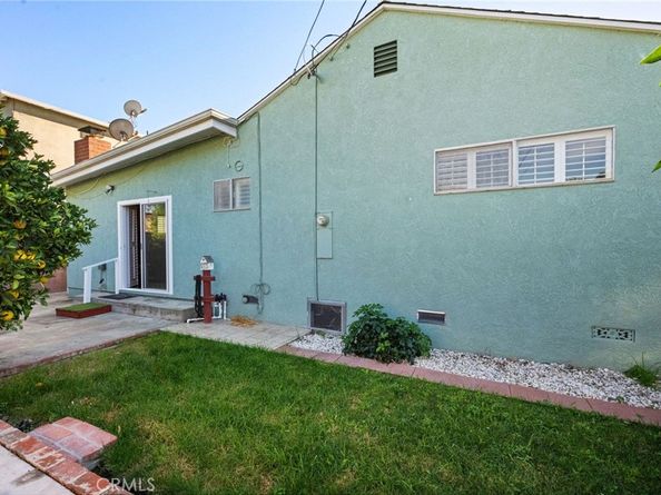 2739 Denmead, Lakewood CA 90712