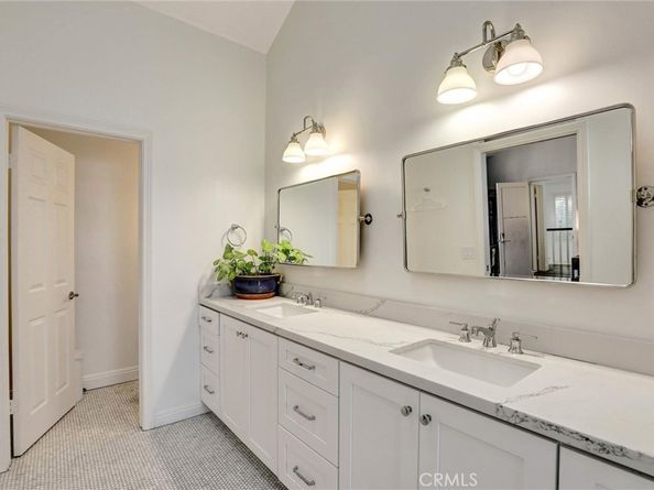 2134 Sabot, Costa Mesa CA 92627