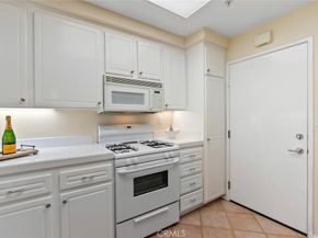 1703 Solvay Aisle 106, Irvine CA 92606