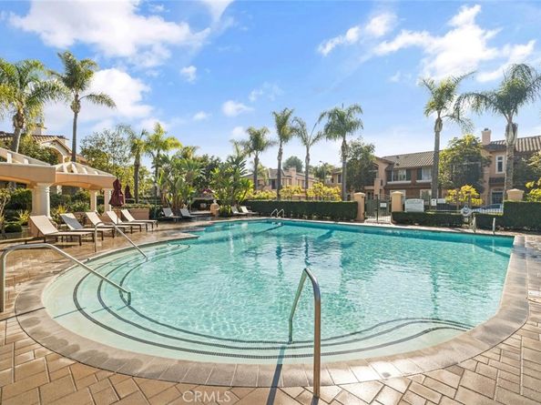 1703 Solvay Aisle 106, Irvine CA 92606