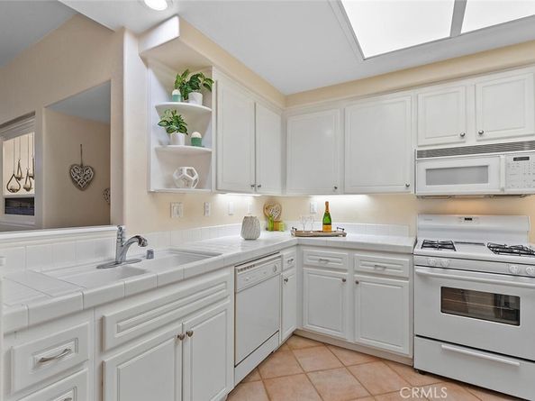 1703 Solvay Aisle 106, Irvine CA 92606